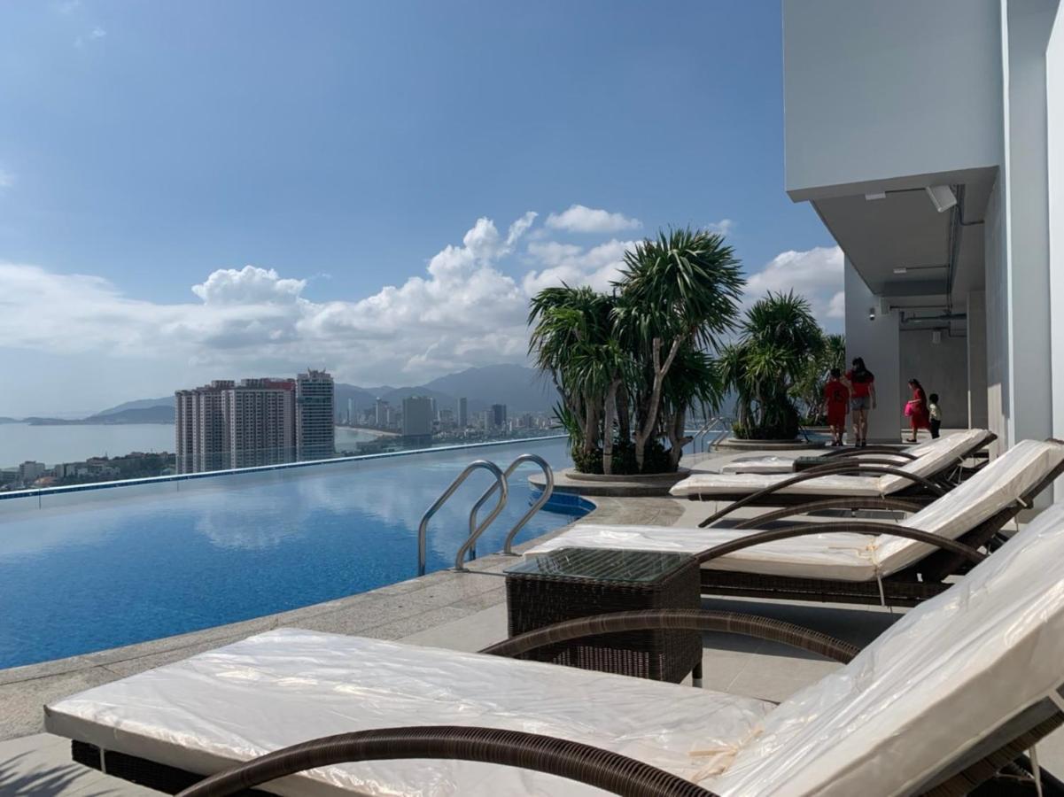 Scenia Bay Oceanfront By Housing Appartement Nha Trang Buitenkant foto