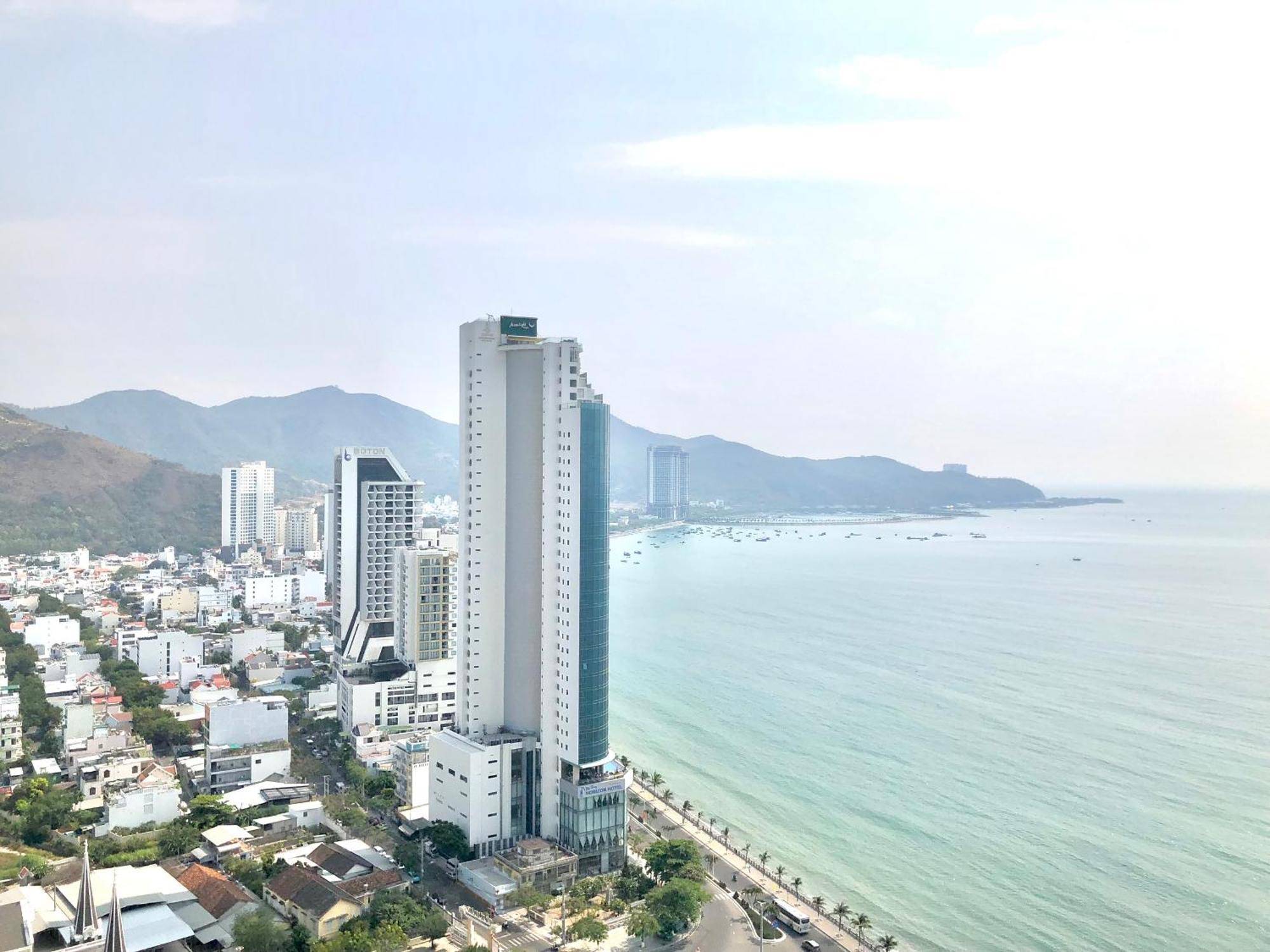 Scenia Bay Oceanfront By Housing Appartement Nha Trang Buitenkant foto