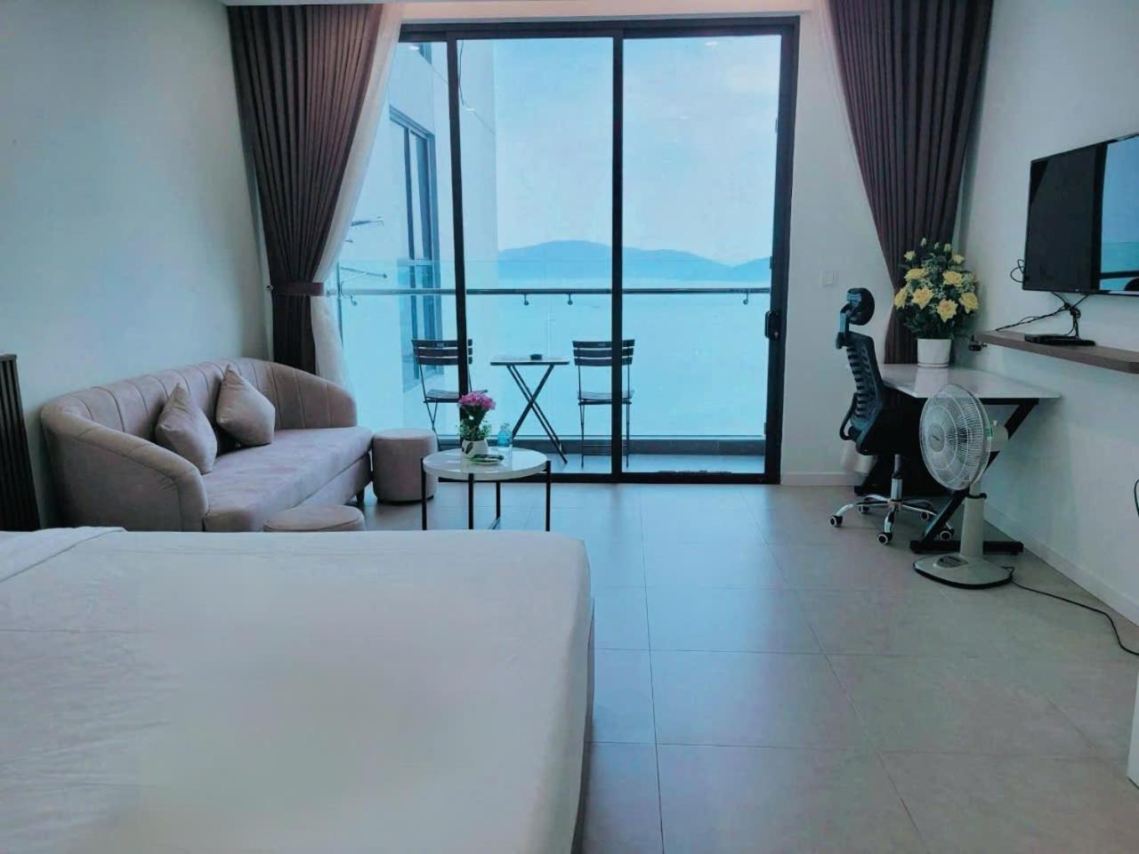 Scenia Bay Oceanfront By Housing Appartement Nha Trang Buitenkant foto