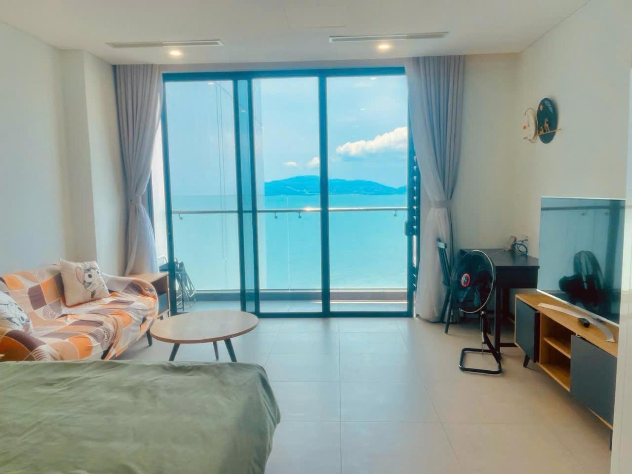 Scenia Bay Oceanfront By Housing Appartement Nha Trang Buitenkant foto