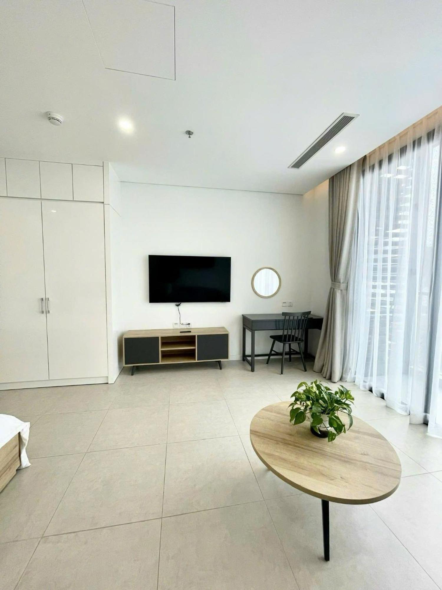 Scenia Bay Oceanfront By Housing Appartement Nha Trang Buitenkant foto