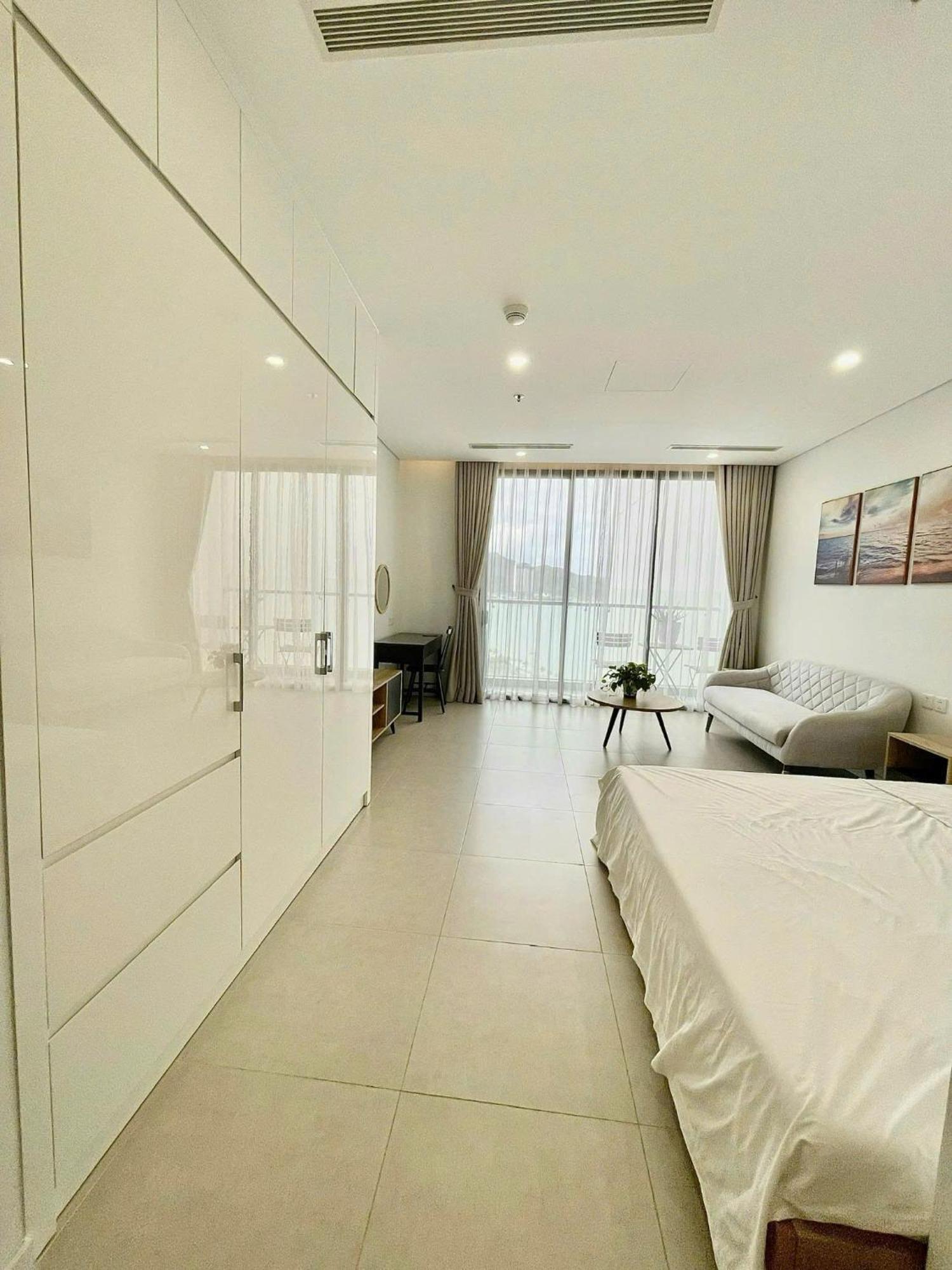 Scenia Bay Oceanfront By Housing Appartement Nha Trang Buitenkant foto