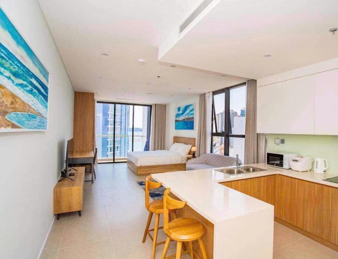 Scenia Bay Oceanfront By Housing Appartement Nha Trang Buitenkant foto