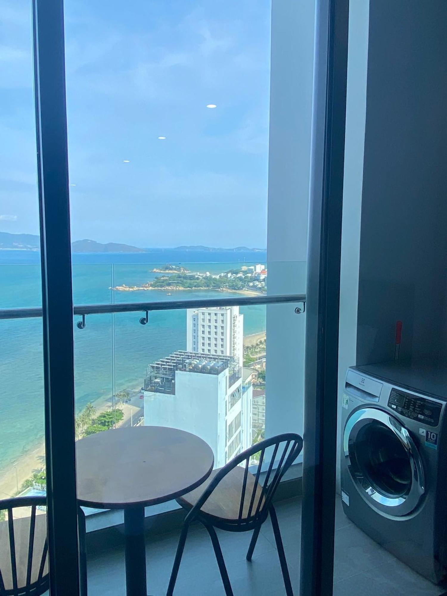 Scenia Bay Oceanfront By Housing Appartement Nha Trang Buitenkant foto